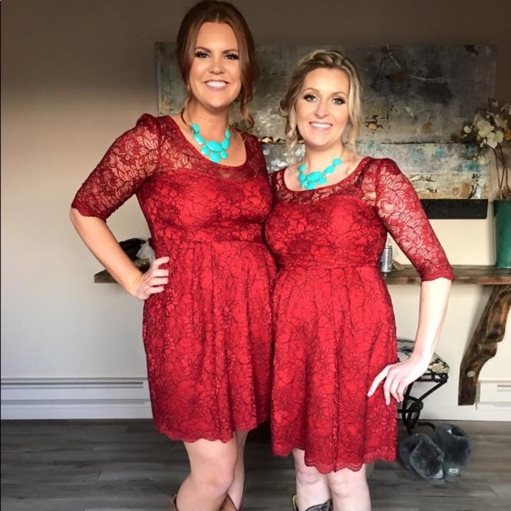 Perfect for a bridesmaid or holiday party! - Picture 3 of 3